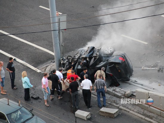 ДТП в Москве: 17.08 на Садово-Сухаревской улице столкнулись Mercedes, Nissan Tiida и Hyundai Santa Fe, среди погибших Никита Емшанов (ФОТО, ВИДЕО)