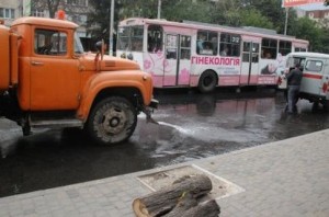 ДТП в Черновцах: троллейбус насмерть сбил женщину