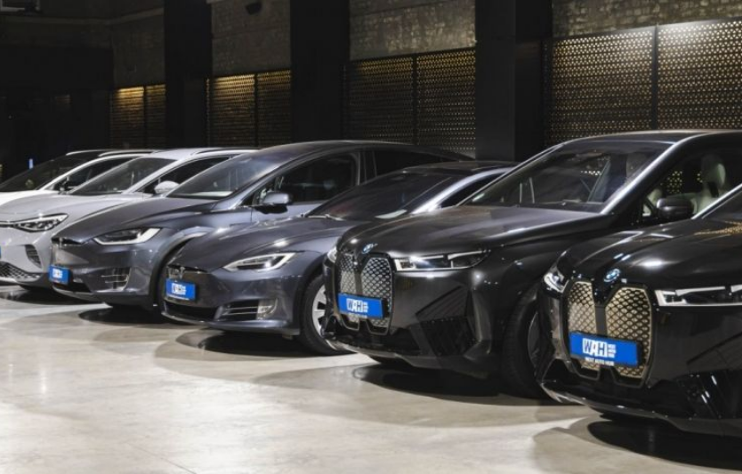 Італія: ринок +4.1% у вересні, але Tesla −25.6% р/р